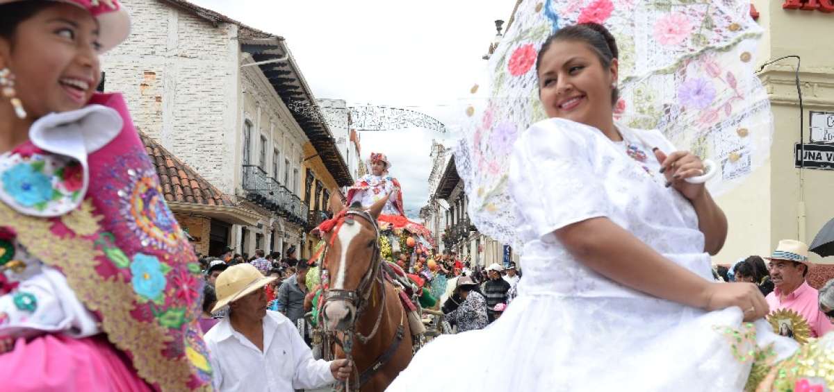 La seguridad es fundamental en esta procesi&oacute;n por Navidad, que dura m&aacute;s de 8 horas por las calles.
