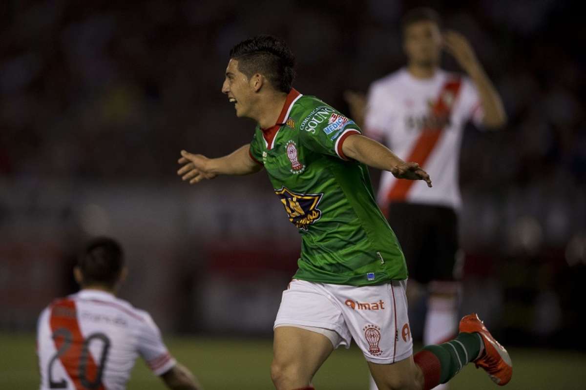 Cristian Espinoza marc&oacute; el gol del triunfo para Hurac&aacute;n. Foto: AFP