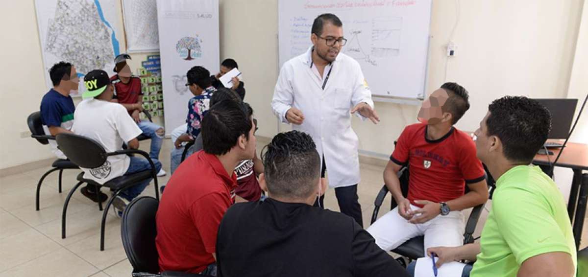 J&oacute;venes dejan la adicci&oacute;n tras cambiar c&iacute;rculo social t&oacute;xico