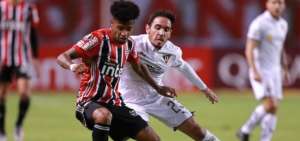 Liga gole&oacute; a Sao Paulo y es l&iacute;der del grupo D