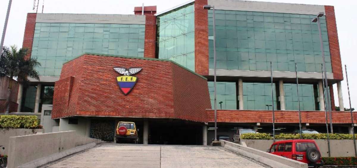 FEF asegura que dinero enviado al Quito se us&oacute; para pagar a acreedores del club