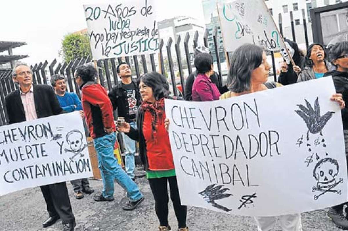 En varias partes del mundo se han realizado protestas contra la petrolera Chevron. Foto: Andr&eacute;s Darquea | El Tel&eacute;grafo
