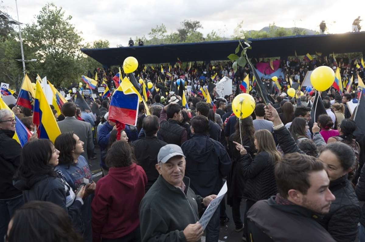 Un grupo de manifestantes lleg&oacute; a la Tribuna de Los Shyris. FOTO: John Guevara / EL TEL&Eacute;GRAFO