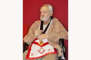 Pedro Saad Herrer&iacute;a, durante el homenaje que le brind&oacute; la Casa de la Cultura Ecuatoriana. Foto: Iv&aacute;n Mej&iacute;a.