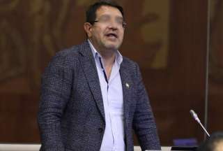 El asambleísta Santiago D. permanece en prisión preventiva por una investigación por presunta violación a una persona menor de edad. 