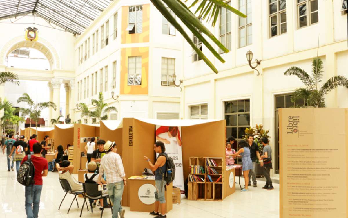 La feria &lsquo;Libre Libro&rsquo; fue inaugurada ayer en las instalaciones de la Universidad de las Artes. La entrada al p&uacute;blico es gratuita. Cortes&iacute;a: UARTES