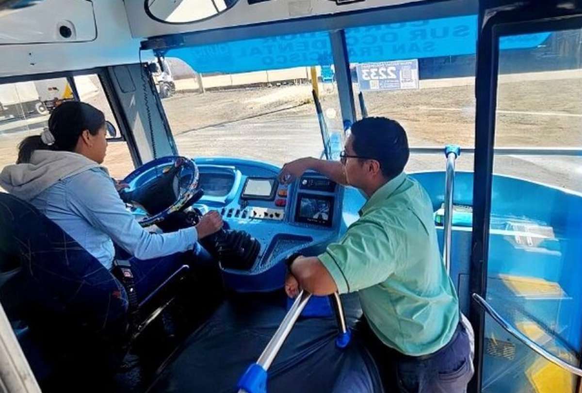 Las nuevas conductoras recibieron su licencia profesional tipo D.