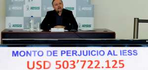 El presidente del consejo directivo del IESS, Richard Espinosa, present&oacute; el examen de Contralor&iacute;a hecho a los contratos con cl&iacute;nicas privadas.