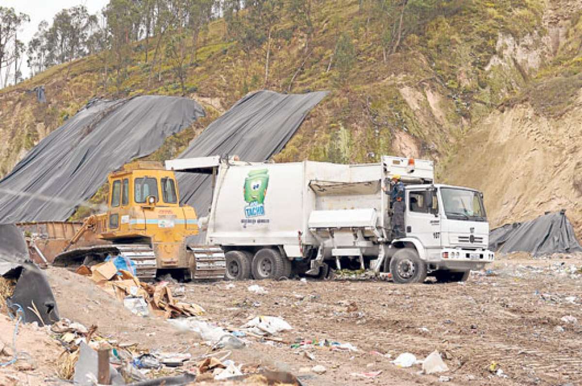 Ambato es el &uacute;nico cant&oacute;n en Tungurahua que tiene relleno sanitario para tratar la basura que se produce en la ciudad. Este tema es uno de los 2 objetivos que tiene la agenda ambiental 2014-2019. Foto: Roberto Ch&aacute;vez / El Tel&eacute;grafo