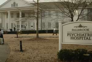 La s&eacute;ptima entrega intenta recuperar la esencia del slasher noventero y reconectar con una audiencia dividida tras cambios pol&eacute;micos en el elenco.