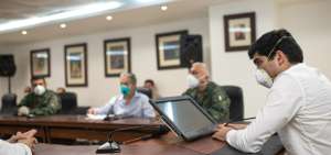 El Vicepresidente en reuni&oacute;n con miembros del Comando Cojunto de las Fuerzas Armadas.