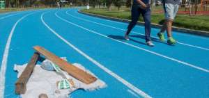 El recubrimiento de la  nueva pista de La Carolina dur&oacute; 4 d&iacute;as