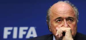 Miembros de la FIFA interrogados por la justicia suiza; Blatter podr&iacute;a tambi&eacute;n serlo