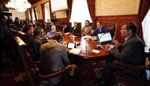 La reuni&oacute;n se lleva a cabo en Carondelet. Foto: Presidencia 