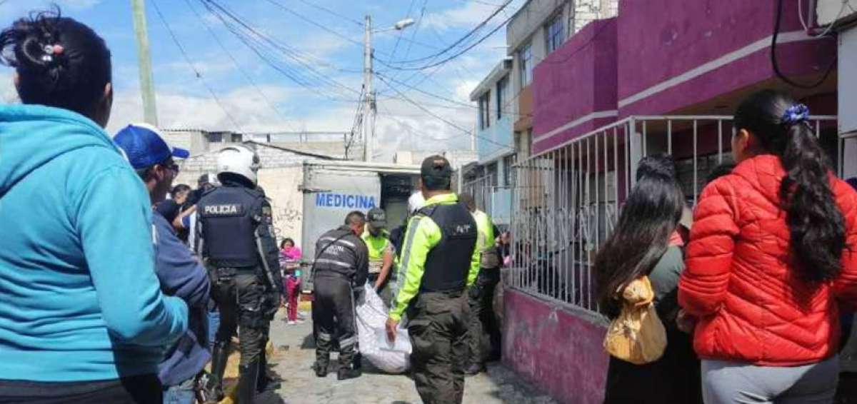 El departamento de Medicina Legal realiz&oacute; el levantamiento de los cad&aacute;veres.