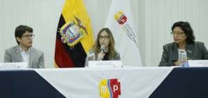 La ministra Ver&oacute;nica Espinosa hizo un llamado a la ciudadan&iacute;a a que participen de las jornadas de vacunaci&oacute;n a nivel nacional. 