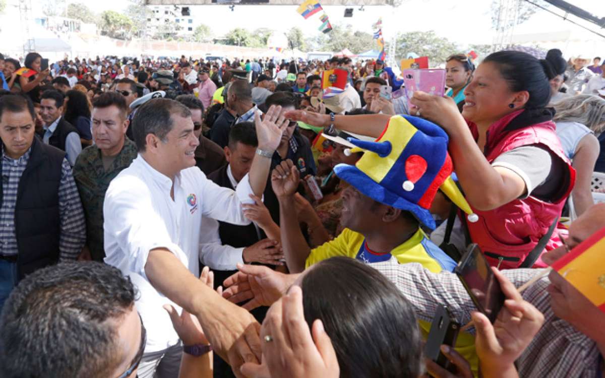 El enlace ciudadano de ayer, el presidente de la Rep&uacute;blica, Rafael Correa, lo llev&oacute; a cabo desde una de las zonas del nororiente de Quito. Foto: Cortes&iacute;a
