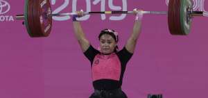 La ecuatoriana Neisi Dajomes levant&oacute; 255 kg en total para ganar la medalla de oro en las pesas de Lima 2019.