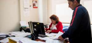 Los trabajadores del Ministerio de Educaci&oacute;n atendieron a los maestros durante los tres d&iacute;as de feriado. Esta semana seguir&aacute;n tramitando los pedidos.