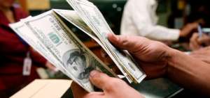 El mandatario reiter&oacute; que su gobierno fortalecer&aacute; la dolarizaci&oacute;n. 