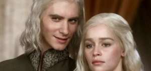 Harry Lloyd y Emilia Clarke, personajes de Juego de tronos.