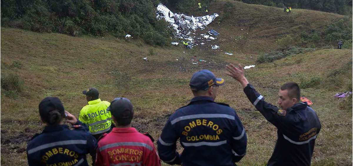 Los peritos colombianos y extranjeros intentan dilucidar las causas de la cat&aacute;strofe a&eacute;rea.