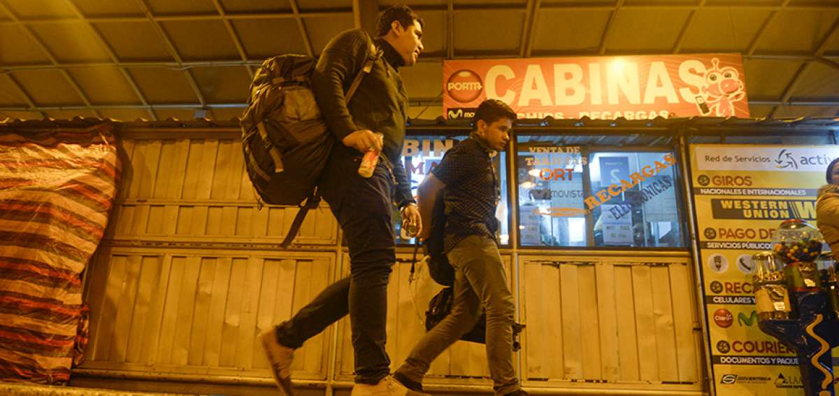 La noche llena de historias a la terminal de Carcel&eacute;n