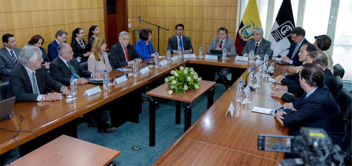 La Contralor&iacute;a oficializ&oacute; la veedur&iacute;a el lunes pasado. La misma est&aacute; conformada por exministros, empresarios y analistas econ&oacute;micos.