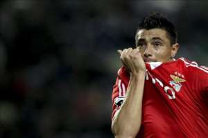 &Oacute;scar Cardozo estuvo 7 a&ntilde;os en el Benfica adonde lleg&oacute; desde el Newells Old Boys de Argentina. Foto: Internet