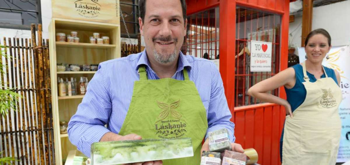 Los peque&ntilde;os productores ofrecen jabones, cremas y lociones, que son elaborados en forma artesanal y sin qu&iacute;micos.