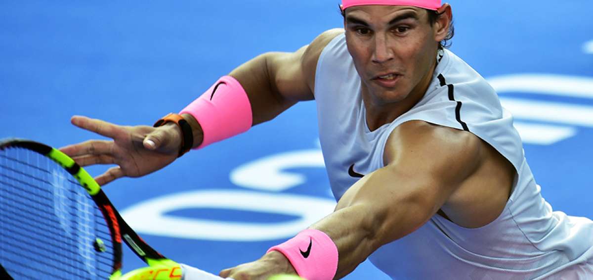 El tenista espa&ntilde;ol Rafael Nadal durante un partido de exhibici&oacute;n previo al torneo mexicano. Durante el fin de semana realiz&oacute; sus pr&aacute;cticas en Acapulco.