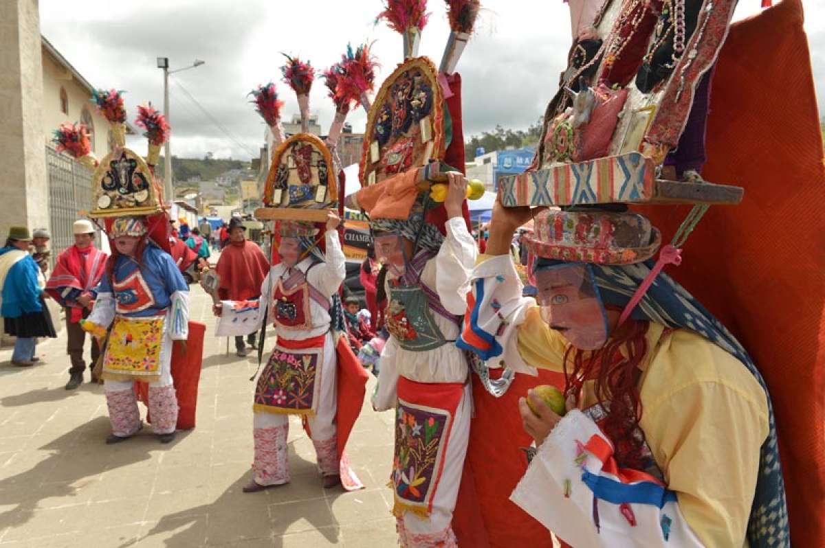Parroquias, basti&oacute;n de los danzantes (Galer&iacute;a)