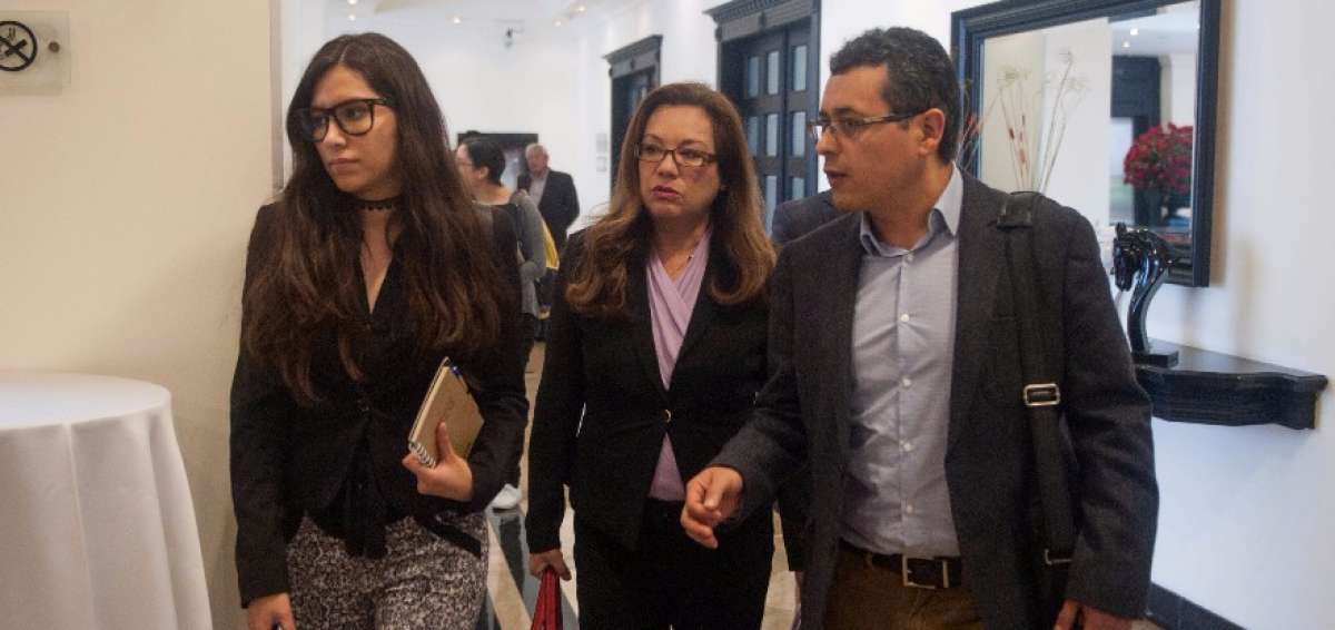 Ruth Hidalgo (c), de Participaci&oacute;n Ciudadana, present&oacute; ayer resultados.