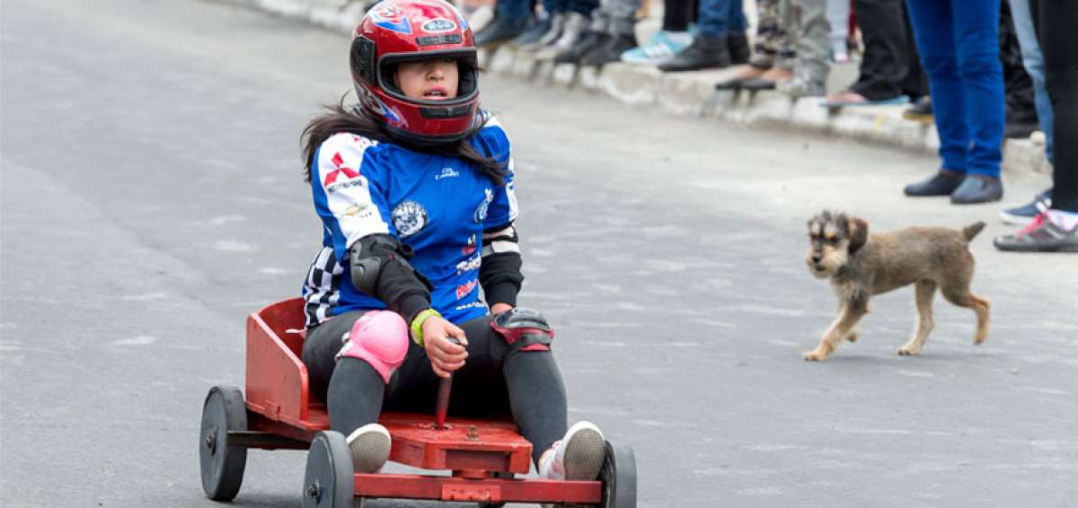 Carreras de coches imprimen velocidad a Fiestas de Quito