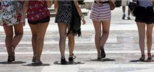 Universidad peruana desata pol&eacute;mica al prohibir el uso de "ropa provocativa"