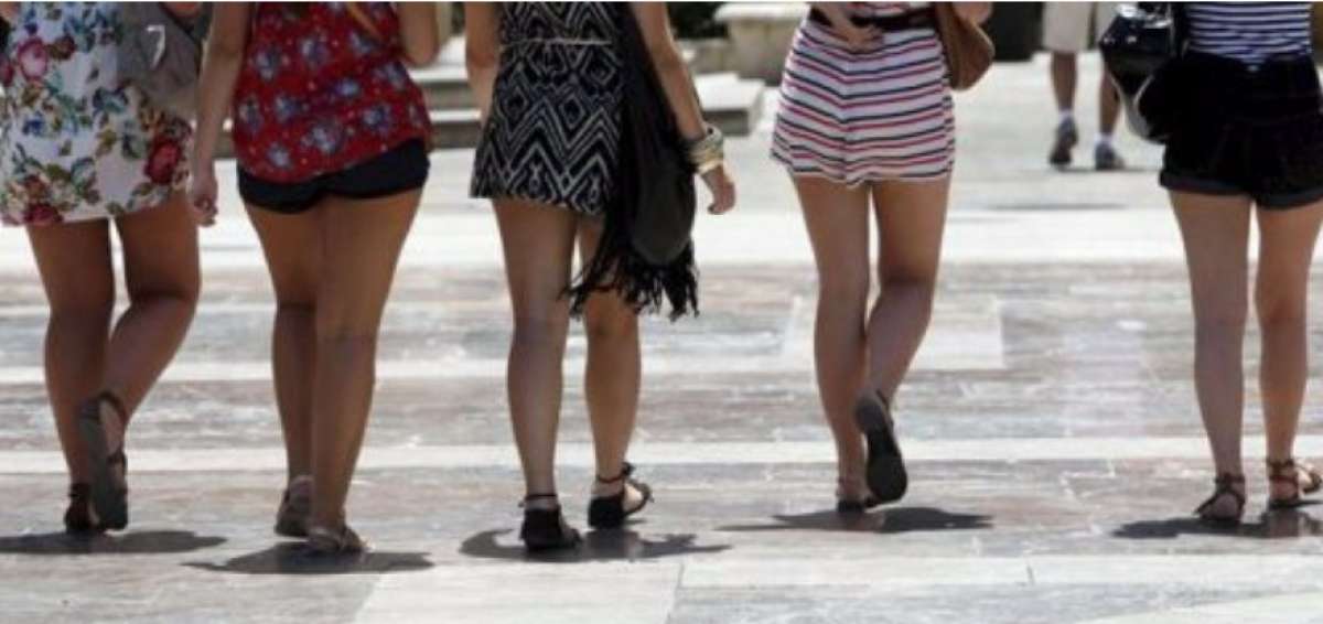 Universidad peruana desata pol&eacute;mica al prohibir el uso de "ropa provocativa"