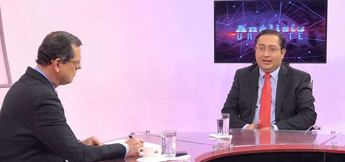El ministro de Econom&iacute;a, Carlos De la Torre, atendi&oacute; el domingo una entrevista en el programa An&aacute;lisis Urgente.