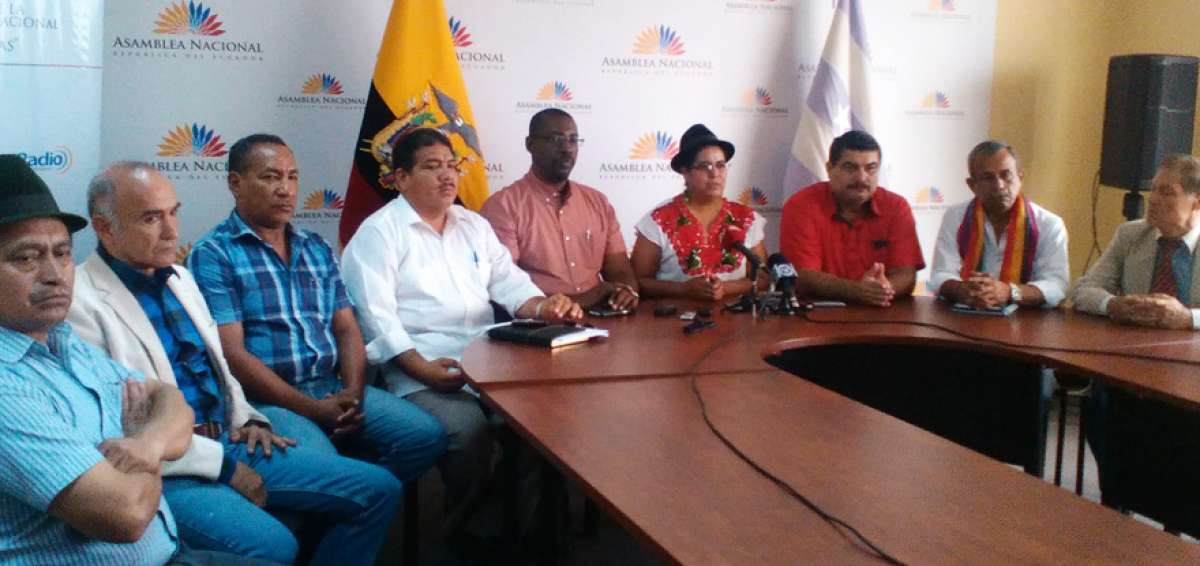 Los representantes de Pachakutik, Unidad Popular y Montecristi Vive se pronunciaron desde el sal&oacute;n de reuniones de la Casa Legislativa en Guayaquil.