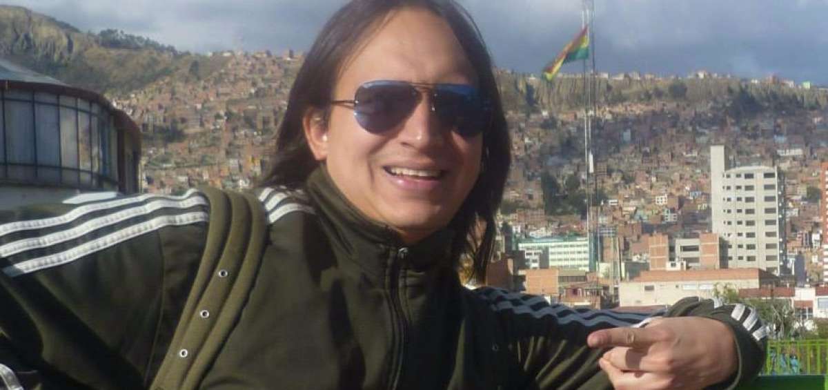 Carlos Bustos. Licenciado 