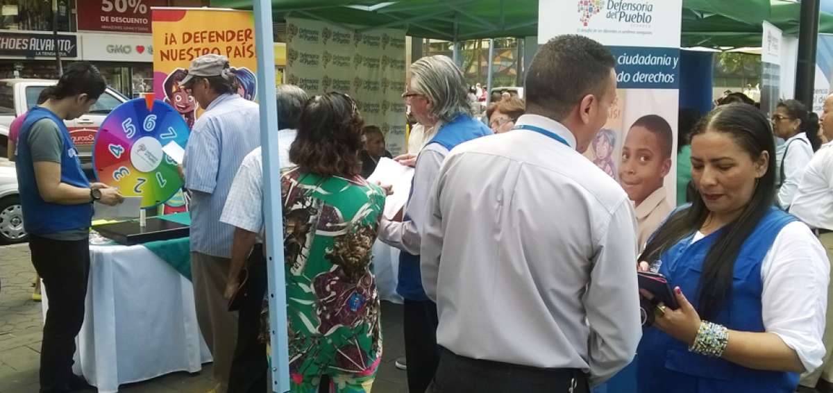 La feria ciudadana &lsquo;Conoce tus derechos, empod&eacute;rate y reclama&rsquo; se realiz&oacute; ayer en la Plaza San Francisco, en el centro de Guayaquil.