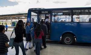 En la actualidad, los pasajes en el transporte urbano cuestan $ 0,25. Foto: Marco Salgado / EL TEL&Eacute;GRAFO