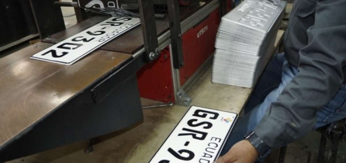 Agencia Nacional de Tr&aacute;nsito (ANT) entrega 2.800 placas a la ATM de Guayaquil
