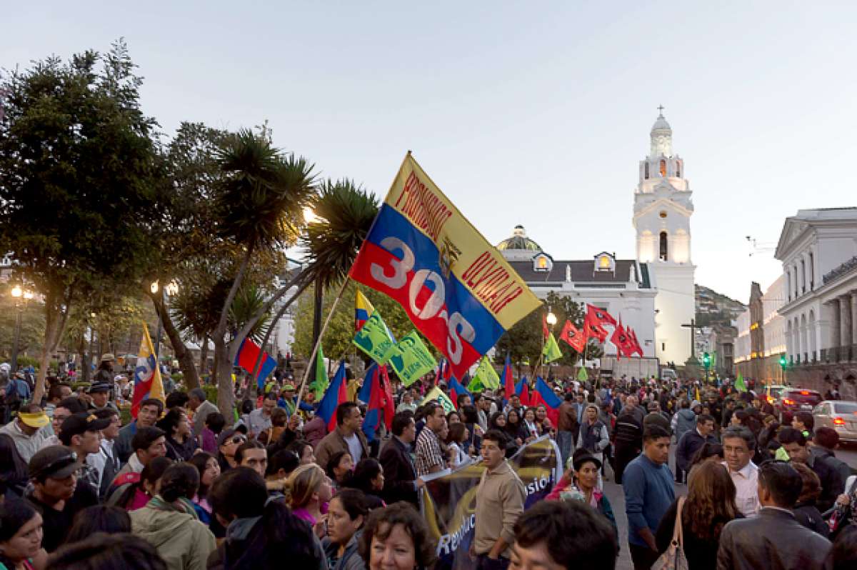 Otra noche m&aacute;s de Vigilia Democr&aacute;tica en la Plaza Grande 