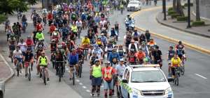 Aproximadamente 500 personas participaron la ma&ntilde;ana de este 10 de noviembre en el Ciclopaseo familiar organizado por la Polic&iacute;a Nacional, en Guayaquil.