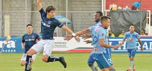 El paraguayo Luis Amarilla (izq.), delantero de U. Cat&oacute;lica, jug&oacute; el s&aacute;bado el partido de la LigaPro ante Macar&aacute;. Suma cinco goles en el torneo.
