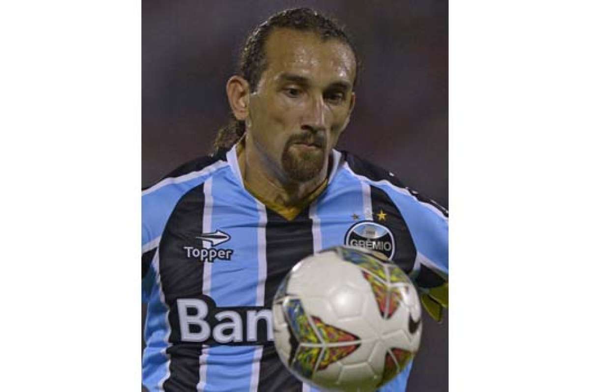 El delantero argentino Hern&aacute;n Barcos ser&aacute; titular hoy en Colombia.