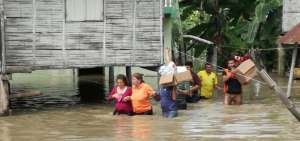 Desbordamiento del r&iacute;o Carrizal deja 200 familias afectadas en Tosagua, Manab&iacute;