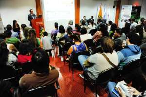 Carlos Ochoa, titular de la Supercom, explic&oacute; que el documento no busca sancionar, sino crear conciencia. Foto: Miguel Castro / El Tel&eacute;grafo