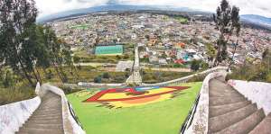 Un sitio colorido para observar una de las ciudades m&aacute;s antiguas de la provincia de Cotopaxi. Foto: Roberto Ch&aacute;vez / El Tel&eacute;grafo