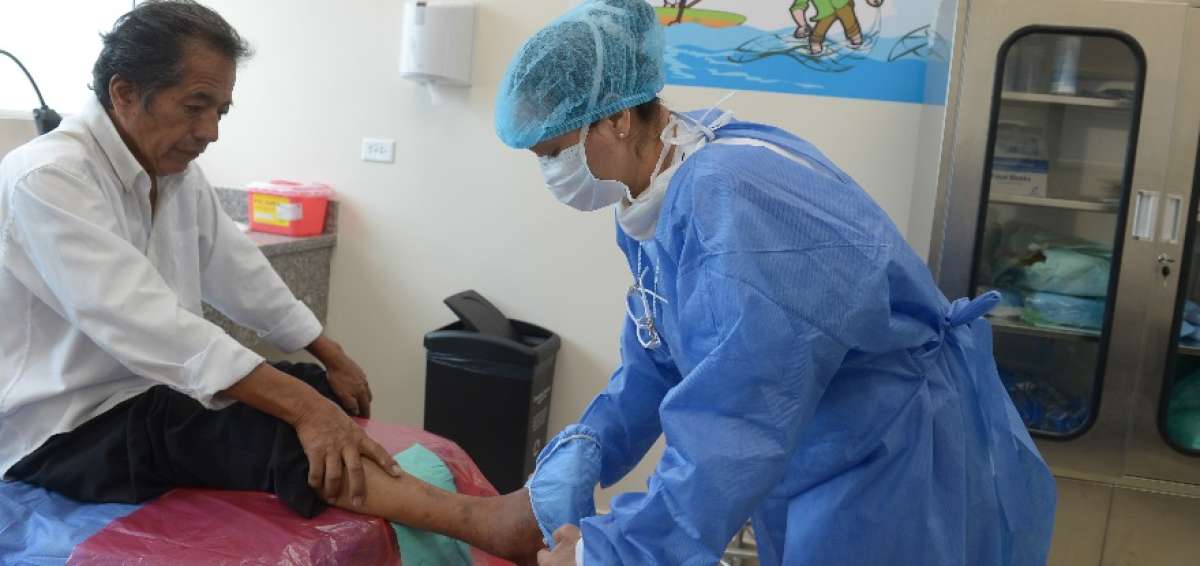 La lesi&oacute;n de F&eacute;lix Vera en la extremidad derecha sana. &Eacute;l fue atendido en la Unidad de Pie Diab&eacute;tico que desde el lunes funciona en el Hospital del Guasmo Sur.